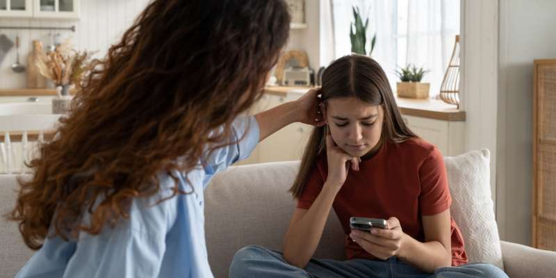 Ergenlerde Madde Bağımlılığı, Risk Faktörleri ve Koruyucu Yaklaşımlar