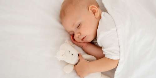 Bebeklerde Uyku Düzeni Oluşturmanın Püf Noktaları